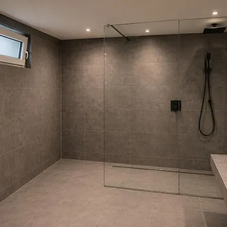 Koeln Wellness Oase דירה *